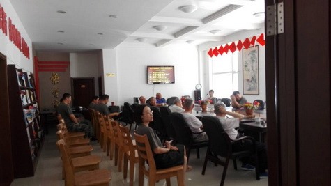 桂林街道自由大路社区开展党建联席会暨在职党员座谈会