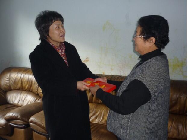 市委马邵红副书记走访慰问困难党员宿美仙