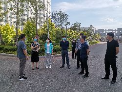 集安市政协副主席曲辉莅临城东街道站前社区指导创城工作
