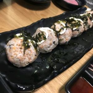 金枪鱼饭团