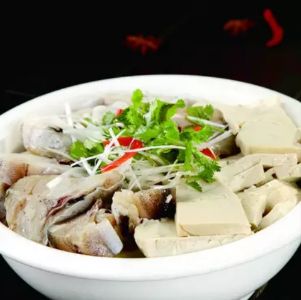 鳕鱼炖豆腐
