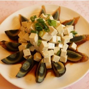 松花蛋拌豆腐