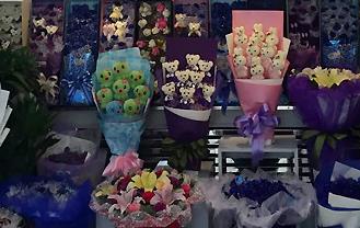 小熊花礼11支红玫瑰