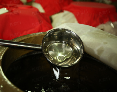 贵州纯粮食酱香型白酒53度10斤坛装