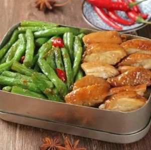 鸡腿双拼饭
