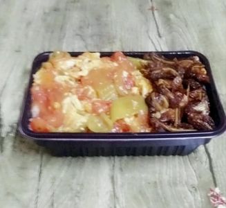 特色脆骨双拼饭
