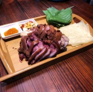 咸肘子卷饼