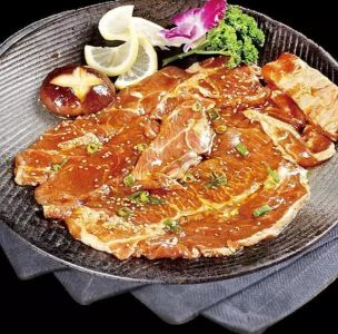 黑猪排骨肉