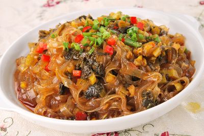 蘑菇鸡炒苕粉