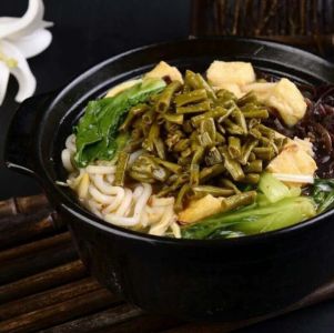 老坛酸菜米线